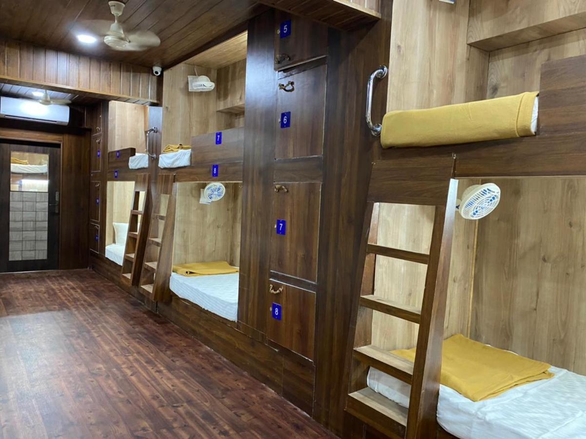 City Stay Ac Deluxe Hostel Мадгаон Екстериор снимка