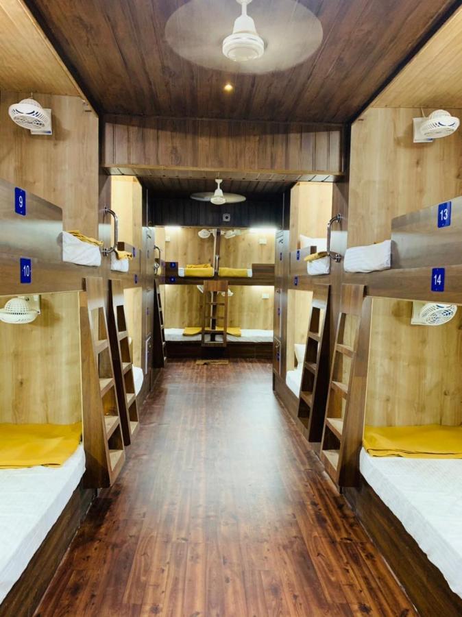 City Stay Ac Deluxe Hostel Мадгаон Екстериор снимка