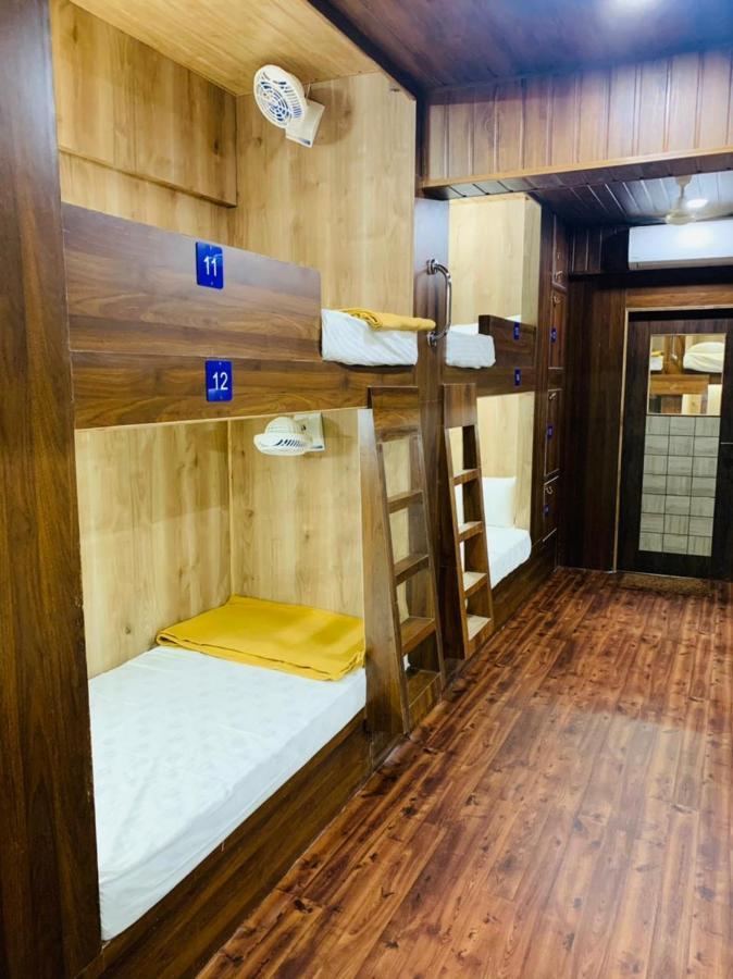 City Stay Ac Deluxe Hostel Мадгаон Екстериор снимка