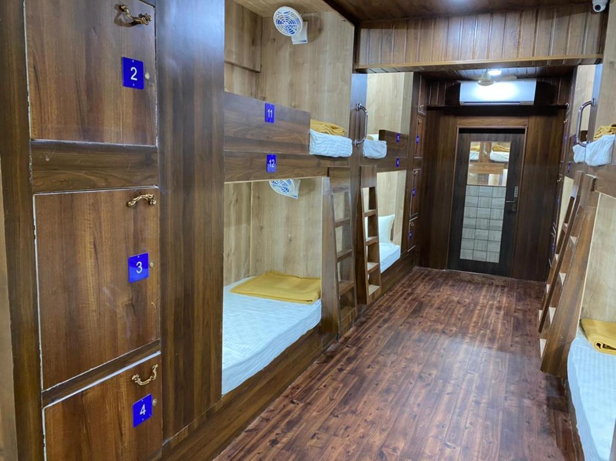 City Stay Ac Deluxe Hostel Мадгаон Екстериор снимка